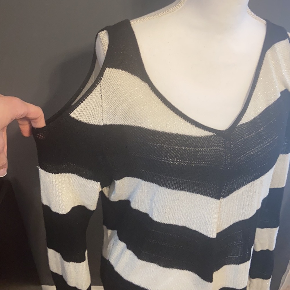 Cold Shoulder Sweater - Picture 2 of 4